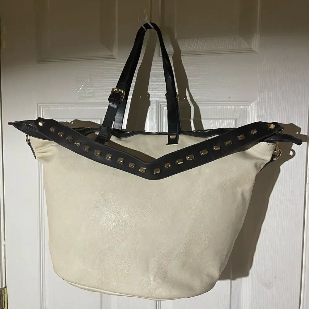 SHIRALEAH Synthetic XL beige bucket style shoulder bag black trim gold tone stud